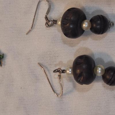 Sale Photo Thumbnail #1098: 3 pair dangle earrings