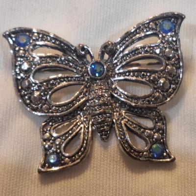 Sale Photo Thumbnail #1106: vintage silver tone butterfly brooch pin