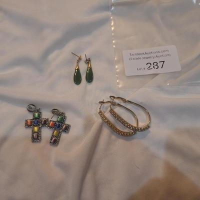 Sale Photo Thumbnail #1287: 3 pair earrings- no backs