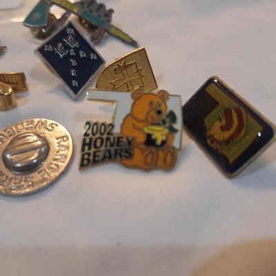 Sale Photo Thumbnail #1496: tie bar and various pins.