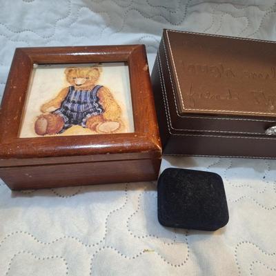 Sale Photo Thumbnail #1541: small jewelry boxes