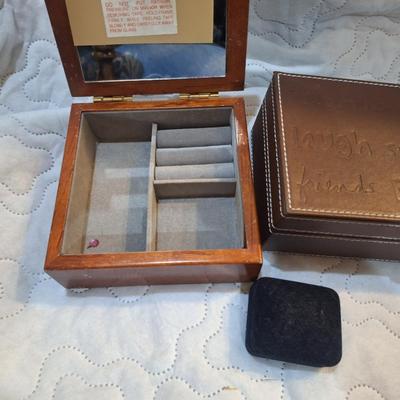 Sale Photo Thumbnail #1542: small jewelry boxes