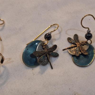 Sale Photo Thumbnail #1582: Earrings bundle