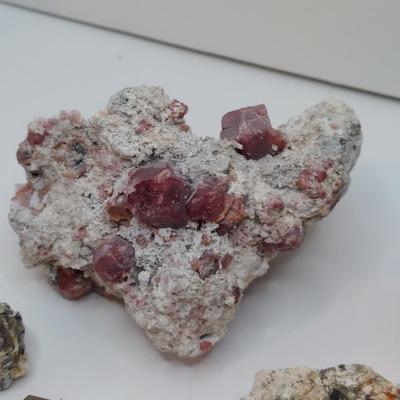 Garnet, Tourmaline, Quartz and More (GB-BBL)