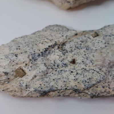 Garnet, Tourmaline, Quartz and More (GB-BBL)