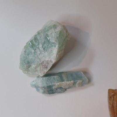 Vivianite w/ Mixed Rough Stones (GB-BBL)