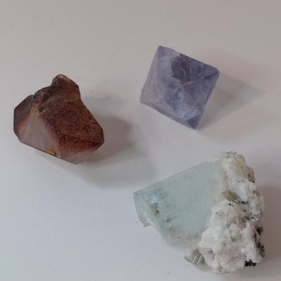 Vivianite w/ Mixed Rough Stones (GB-BBL)
