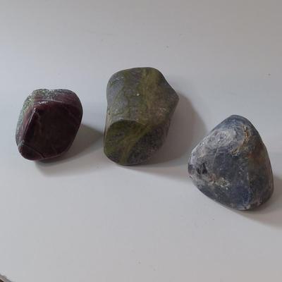 Vivianite w/ Mixed Rough Stones (GB-BBL)