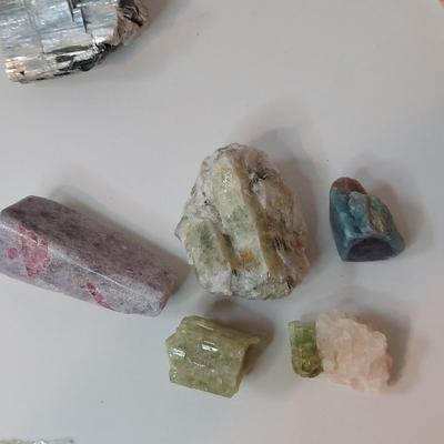 Vivianite w/ Mixed Rough Stones (GB-BBL)