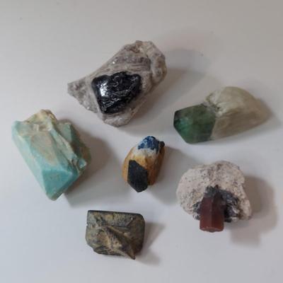 Vivianite w/ Mixed Rough Stones (GB-BBL)