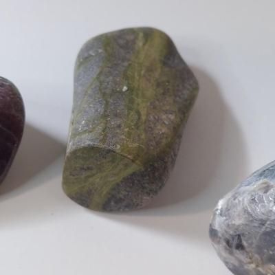 Vivianite w/ Mixed Rough Stones (GB-BBL)