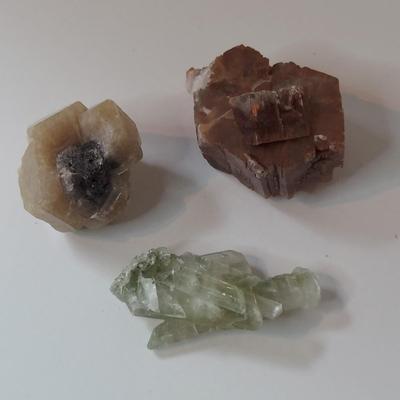 Vivianite w/ Mixed Rough Stones (GB-BBL)