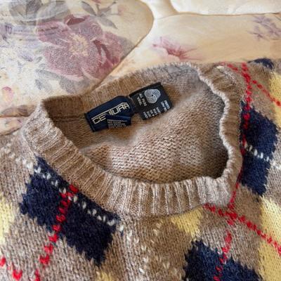 Lot 1 (9) Men's Sweaters Some Wool Some Acrylic 