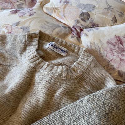 Lot 2 of Sweaters.(9) Men's Sweaters Some Wool Some Acrylic 