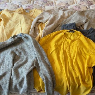 Lot 2 of Sweaters.(9) Men's Sweaters Some Wool Some Acrylic 