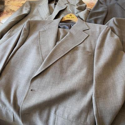 (5) Tailored Men's Suites Charcoal to Light Gray 