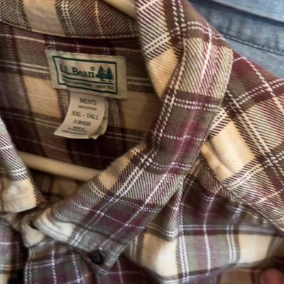 Lot 1 (15) Men's Flannel and Denim Shirts 