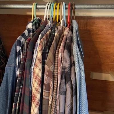 LOT 2 - 14 Men's Flannel and Denim Shirts 