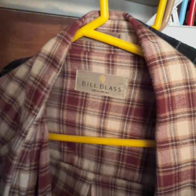 LOT 2 - 14 Men's Flannel and Denim Shirts 