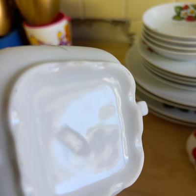 Set of Strawberry Dishes - Darling!! 