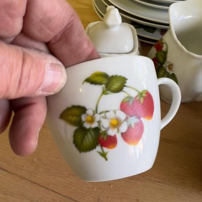 Set of Strawberry Dishes - Darling!! 