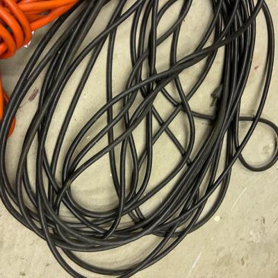 2 Electrical cords 