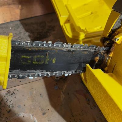 McCulloch MAC 140 Chain Saw - (garage)