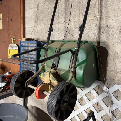 Fertilizer Spreader - (garage)