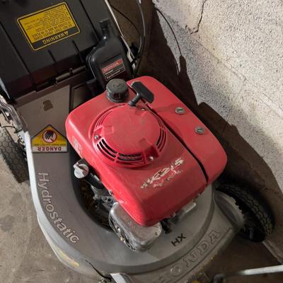 HONDA Rear Bagger Lawnmower - (garage)