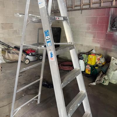 6 Foot Aluminum Step Ladder. - (garage)