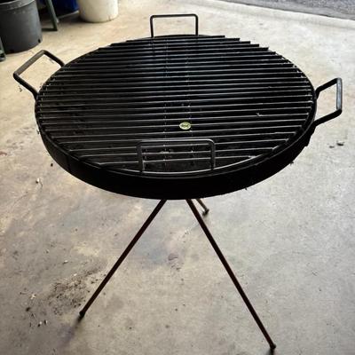 Charcoal BBQ 24" Round - (garage)