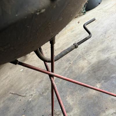 Charcoal BBQ 24" Round - (garage)