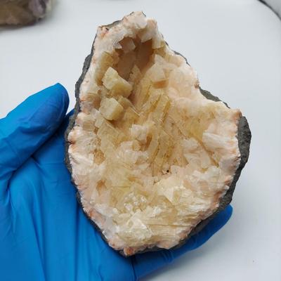 Stilbite, Fluorite, Calcite & More (GB-BBL)