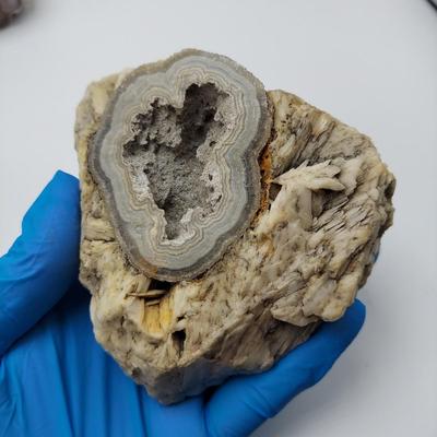 Stilbite, Fluorite, Calcite & More (GB-BBL)