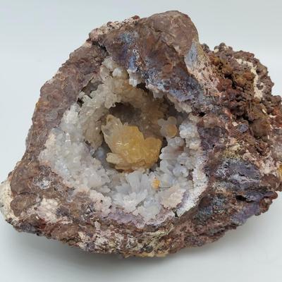 Stilbite, Fluorite, Calcite & More (GB-BBL)