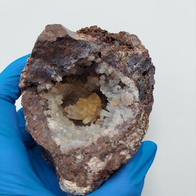 Stilbite, Fluorite, Calcite & More (GB-BBL)