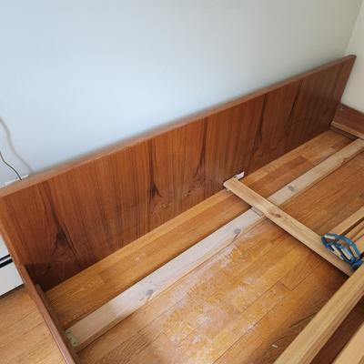 Mid century MCM W&B Mobler by Axelsens Mobelfabrik A/S Danish Teak King Size Bed Frame