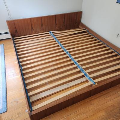 Mid century MCM W&B Mobler by Axelsens Mobelfabrik A/S Danish Teak King Size Bed Frame