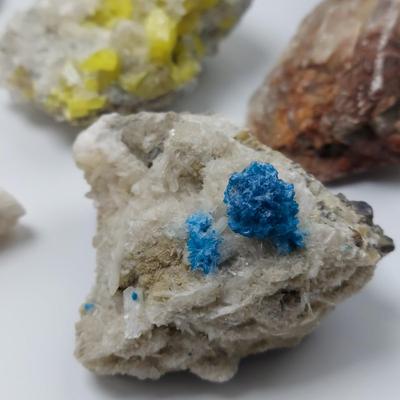 Cavansite, Heulandite, Fluorite & More (GB-BBL)