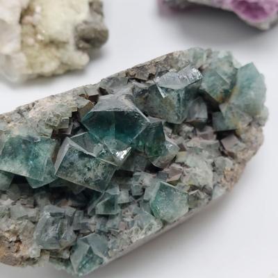 Cavansite, Heulandite, Fluorite & More (GB-BBL)