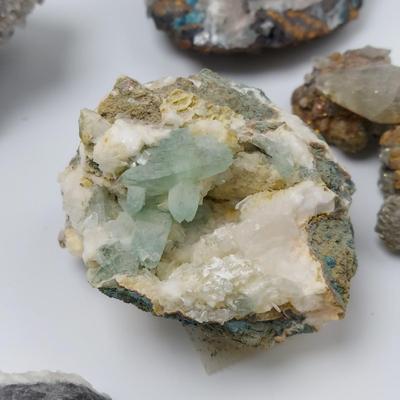 Cavansite, Heulandite, Fluorite & More (GB-BBL)