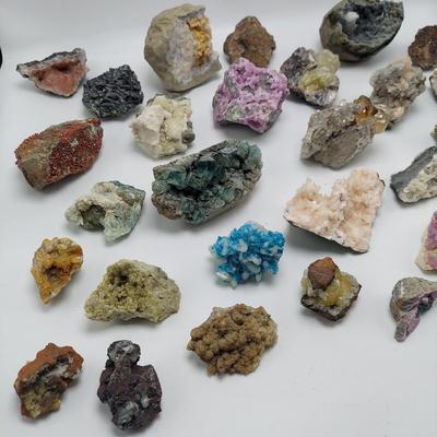 Cavansite, Heulandite, Fluorite & More (GB-BBL)