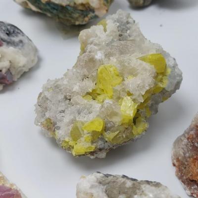 Cavansite, Heulandite, Fluorite & More (GB-BBL)