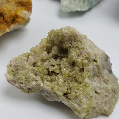Cavansite, Heulandite, Fluorite & More (GB-BBL)