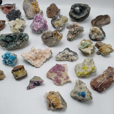 Cavansite, Heulandite, Fluorite & More (GB-BBL)