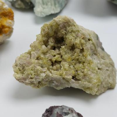 Cavansite, Heulandite, Fluorite & More (GB-BBL)