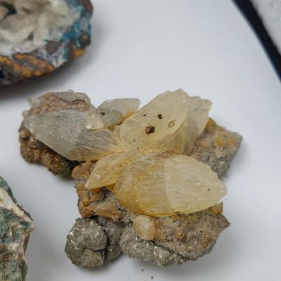 Cavansite, Heulandite, Fluorite & More (GB-BBL)