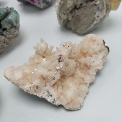 Cavansite, Heulandite, Fluorite & More (GB-BBL)