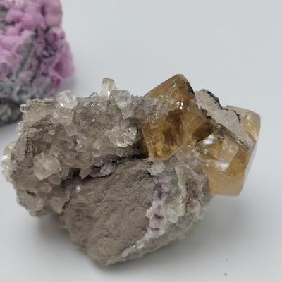Cavansite, Heulandite, Fluorite & More (GB-BBL)