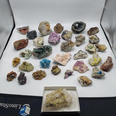 Cavansite, Heulandite, Fluorite & More (GB-BBL)